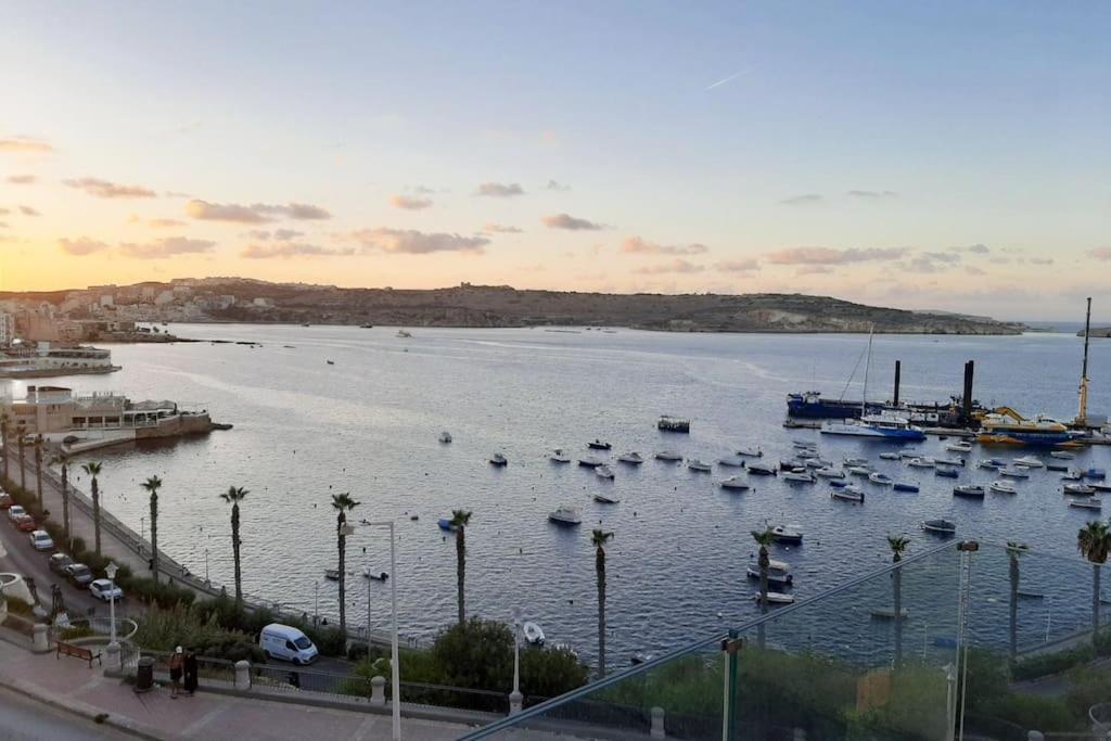 New Seafront Apartment - Spectacular Views St. Paul's Bay Buitenkant foto